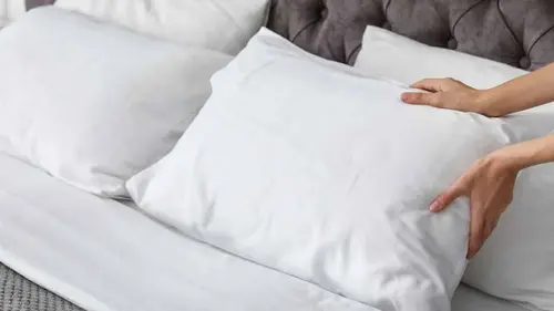 Пожелтевшие простыни и подушки можно отбелить соком: какой нужен ...