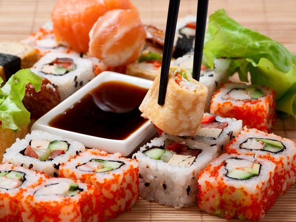 Как выбрать вкусные и полезные суши?
