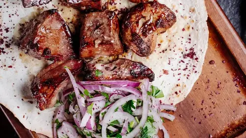 Что обжаривать первым — лук или мясо: какой прием используют профессиональные шефы