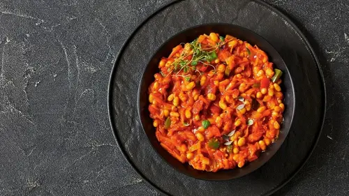 Фасоль в томатном соусе с овощами: рецепт полезного гарнира