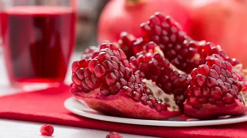 Как регулярное употребление гранатового сока влияет на давление: ответ...