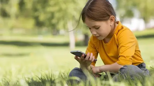 «Дикое лето» без смартфонов: стоит ли родителям возвращать детям каник...