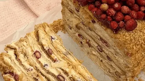 Как приготовить нежный клубничный «Наполеон» с кремом «Пломбир»