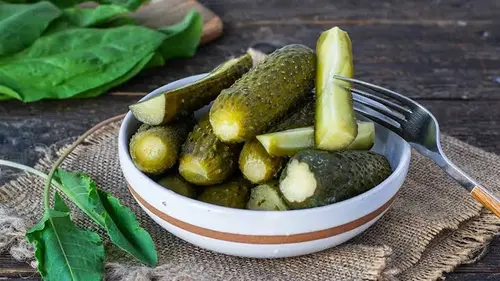 Эти консервированные огурцы получаются как бочковые: старый деревенски...