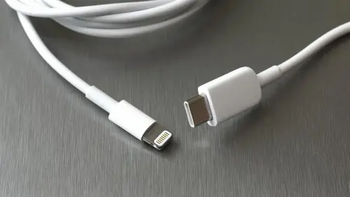 USB-C против Lightning: какой кабель переживет больше зарядок