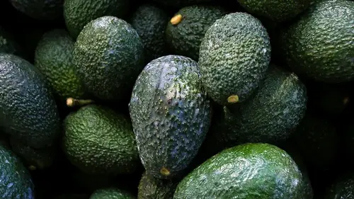 Полезных жиров больше, чем в авокадо: 8 продуктов, которые стоит включ...