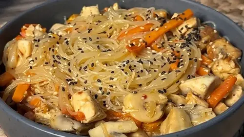Фунчоза с курицей и овощами: рецепт блюда за 20 минут