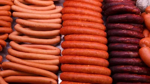 Продукты, которые есть почти в каждом холодильнике, вызывают рак — врач назвала их