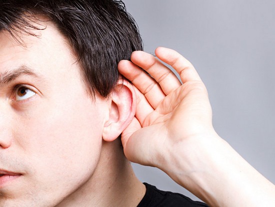 Причины снижения слуха в молодости