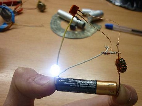 светодиодный светильник на батарейках своими руками