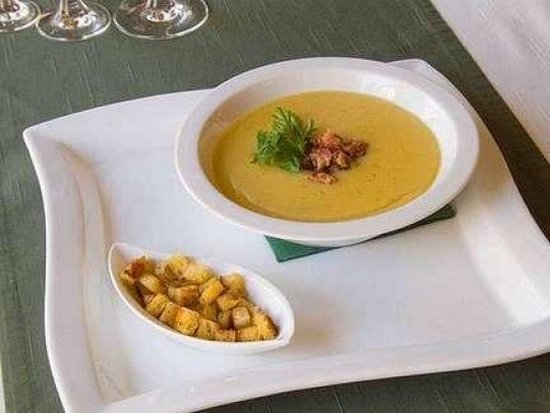 Тыквенный суп-пюре с ароматными сухариками (рецепт)
