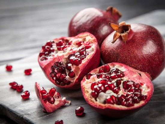 Какие витамины содержит «коронованный» фрукт