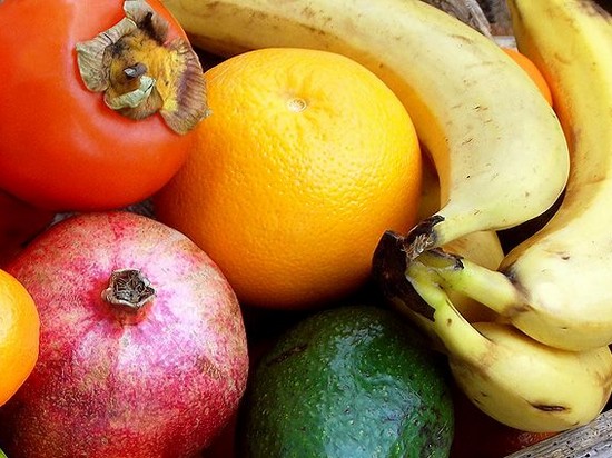 Гранат, банан и хурма: чем полезны и как выбирать