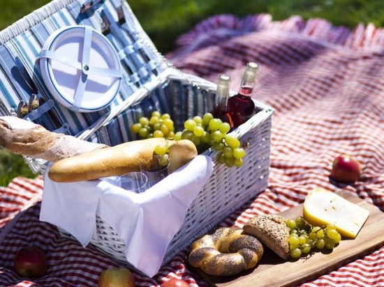 Едем на пикник: чем лучше всего пообедать на природе?