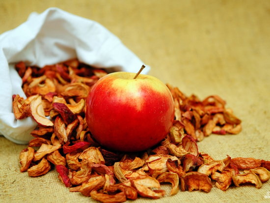 Как хранить сушеные яблоки?