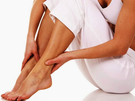 Боль в ногах: 9 основных причин и способы решения